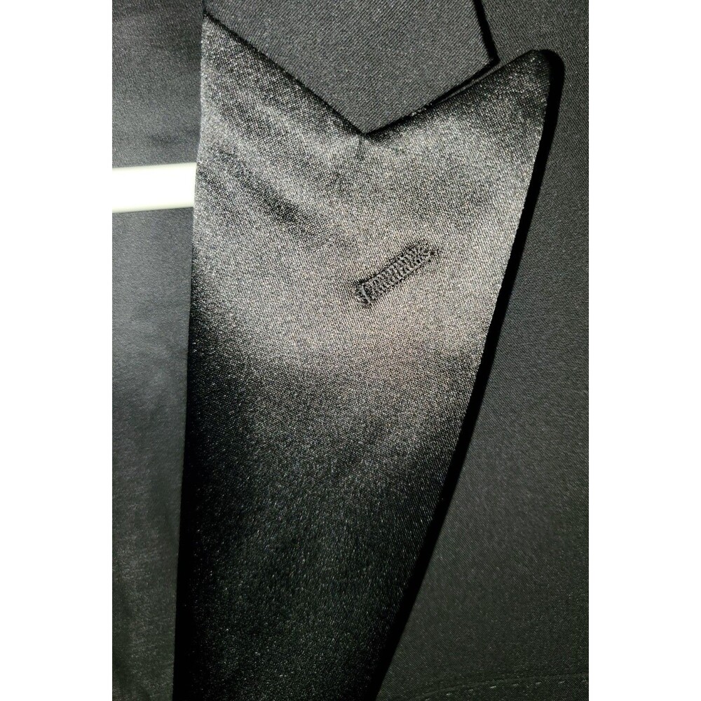 SuitShop Black Peak Lapel Tuxedo Jacket 44R NWT Slim Fit PKTXSJ44R-S Tux - Picture 9 of 16